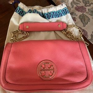 Gorgeous Tory Burch handbag W/ dust bag originally purchased at Saks used once!